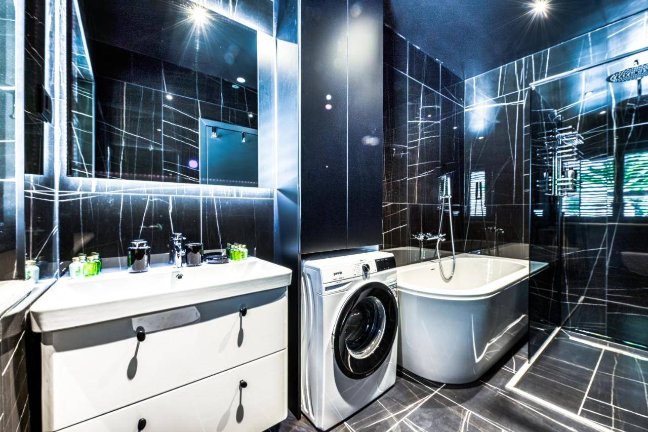 Apartment One B With Heated Private Pool ドゥブロブニク エクステリア 写真