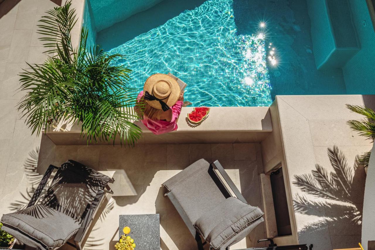 Apartment One B With Heated Private Pool ドゥブロブニク エクステリア 写真