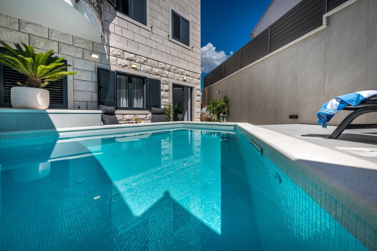 Apartment One B With Heated Private Pool ドゥブロブニク エクステリア 写真