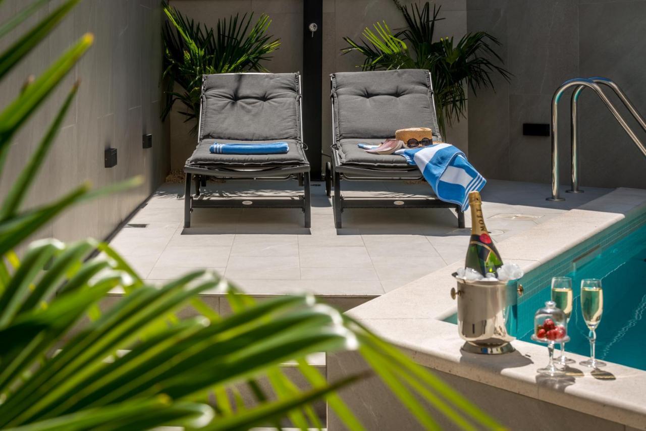 Apartment One B With Heated Private Pool ドゥブロブニク エクステリア 写真